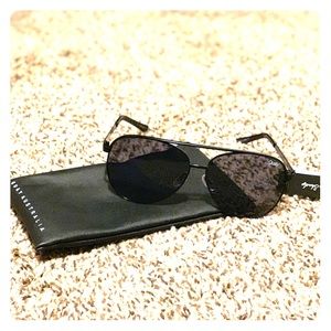 Quay Australia Vivienne Aviators